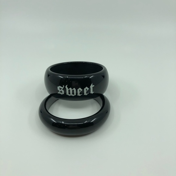 “Not So Sweet” Black/White Bangle Set - Picture 3 of 4